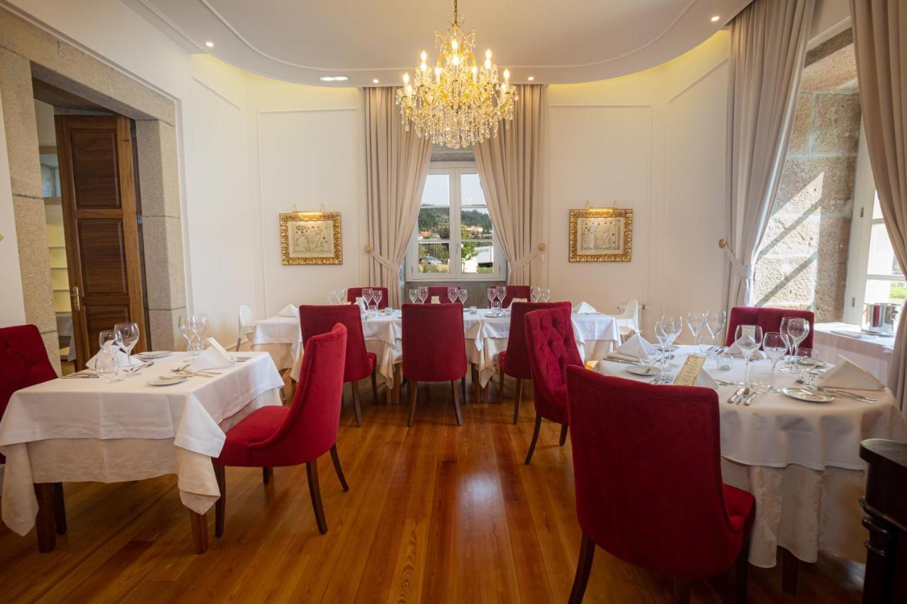 Solar Do Requeijo By Luna Hotels & Resorts 아르코스 데 발데베즈 외부 사진 The interior of the restaurant