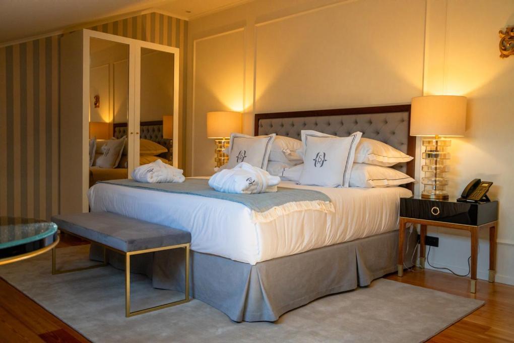 Solar Do Requeijo By Luna Hotels & Resorts 아르코스 데 발데베즈 외부 사진 A bedroom at the hotel