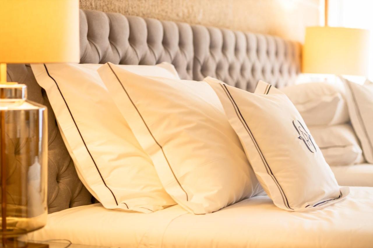 Solar Do Requeijo By Luna Hotels & Resorts 아르코스 데 발데베즈 외부 사진 Pillows on a bed